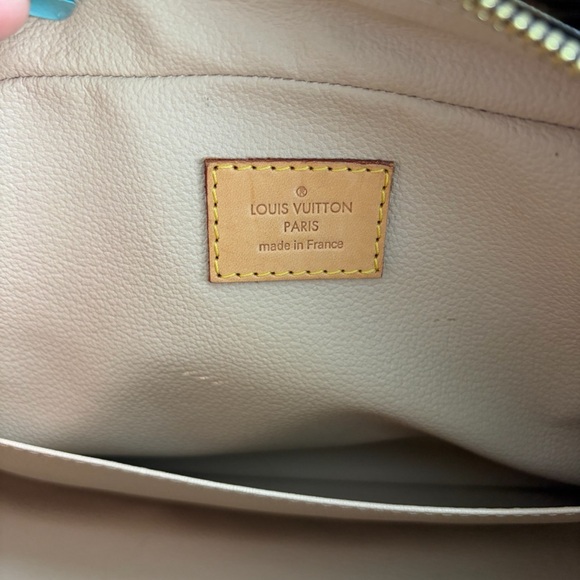 LOUIS VUITTON Monogram Trousse Toilette 28 - Picture 4 of 8